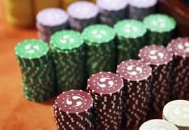 Permainan Qiu Qiu live-dealer di studio bandar liga